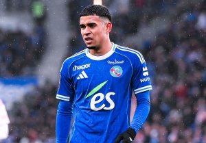 ¡Lo ordenado desde Londres se cumple! Kendry Páez brilla en un primer tiempo prometedor con el Estrasburgo