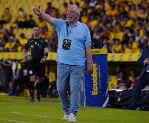 ¡NO VAS A CREER qué hizo el Dr. Chango con el DT que convirtió al Ponchito en Sensación Sudamericana!