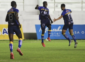 ¡Metió una Cumbia Manabita el Campeón! (RESUMEN)