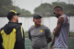 Ex jugador de la U y el Ídolo debuta como DT en Primera (FOTO)