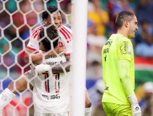 Gonzalo Plata activo el modo intratable en el Brasileirao y brilla con golazo en la victoria del Flamengo