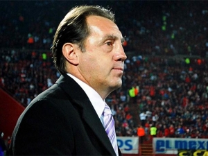 DOS EMBLEMAS de La Tri recibieron en el entrenamiento a LA LEYENDA, Alex Darío Aguinaga