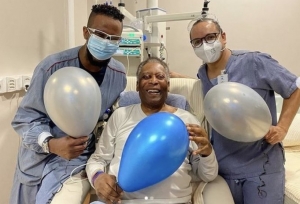 Pelé le devuelve la tranquilidad al fútbol mundial (FOTO)