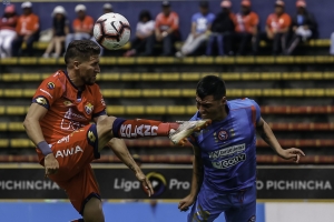 Golpe por golpe entre el Bitricampeón y el Ciclón (RESUMEN)