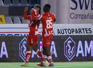 Punto final a la mala racha de Técnico Universitario que derrotó al Manta FC con un zapatazo en la recta final