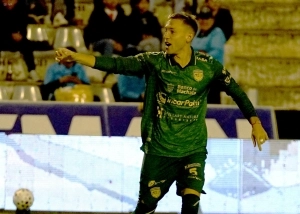 Nuevo refuerzo, nuevas esperanzas: Alan Lorenzo fortalece la defensa de Orense y dará batalla en la Serie A