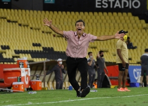 ¡Bustos se fue contra el árbitro por la derrota de BSC ante GYE City!