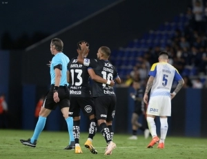 Esto es Ecuador, carajo: IDV se impone con jerarquía a Rosario Central y gana su grupo de Libertadores