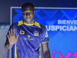 LA ROPA NUEVA del Delfín SC fue presentada por LA NUEVA DIRIGENCIA