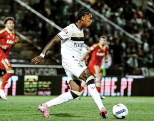 PIDE VOLVER A LA SELECCIÓN: ¡Leo Realpe se lució en la clasificación del Famalicao por la Copa Portugal!