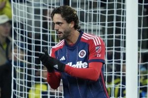 ¡UN GOL QUE GRITA CONVOCATORIA! Leonardo Campana abre la ruta de la victoria y demuestra merece selección