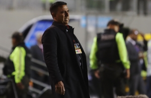 Guiño de Cesar Farías por si el Ídolo lo llama