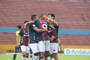 Una fiesta con el sello de la AKD: Deportivo Quito goleó con clase y hace delirar a todo el Atahualpa