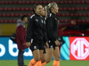 ¡VA A ALBOROTAR EL AVISPERO COMO EL CHICHARITO! Paúl Vélez LE DIO PALO al arbitraje 100% femenino de CONMEBOL