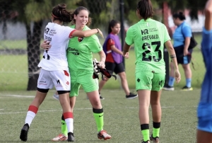 Excursionistas pudo abrir la fecha con sonrisa
