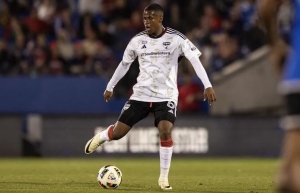 Patrickson Delgado se despidió del Jong Ajax en cancha