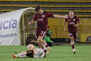 ¡LOS QUE PERDONAN, PIERDEN! Libertad FC erró dos penales y Vinotinto fue letal cuando tuvo el suyo