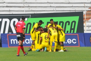 ¡No tiran la toalla en la Banana Mecánica! (OFICIAL)