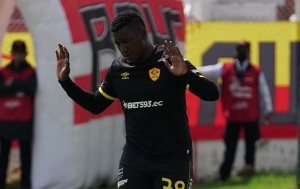 El Cetáceo patea el tablero del mercado (FOTO)