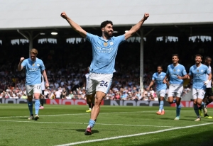 Manchester City cierra al defensa más caro de la historia