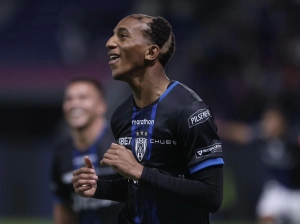 ¡Nace una estrella! Gol acrobático y antológico de Edwin Quintero para sentenciar una paliza de IDV