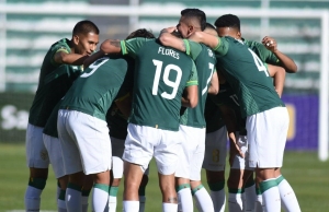 ¡Bolivia MANTIENE VIVA SU ESPERANZA del Mundial sepultando al peor Chile de toda la Historia!