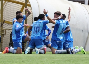 ¡Macará supo sufrir ante sus coterráneos pero empezó ganando!