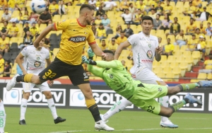 ¡IDV no tuvo piedad, abusó de Olmedo y le saca una importante ventaja a Emelec! (RESUMEN)