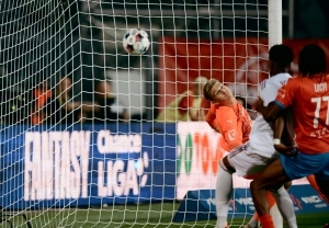 El agridulce estreno de temporada para John Mercado con Sparta Praga opaca su gol por haber sido vencidos