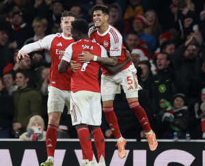 MIKEL ARTETA LO DIJO SIN FILTROS: El DT del Arsenal SORPRENDE con sus palabras hacia Piero Hincapié tras su DEBUT OFICIAL