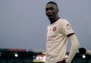 ¡Golazo de Denil Castillo! El ecuatoriano se luce con un potente tanto que lleva al Midtjylland a la victoria