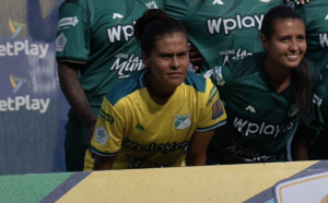 ¡Andrea Vera NO SUELTA SU TITULARIDAD y es líder en Colombia como Estrella del Deportivo Cali!