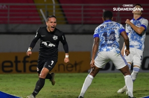 Se fue a las duchas con sobra de motivos (VIDEO-FOTO)