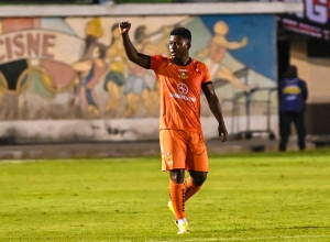 El show del Loco: Gabriel Cortez destroza a una Liga irreconocible y lidera la remontada de Libertad