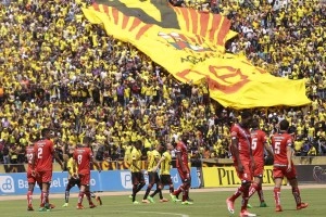 Hinchada Barcelona en Atahualpa