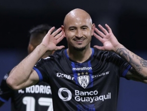 Show bajo la lluvia: Independiente del Valle no tuvo piedad y ganó con jerarquía en su fortín