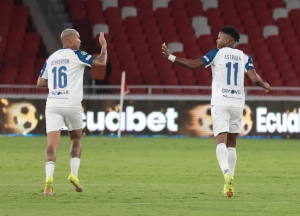 La dupla de Liga Deyverson-Estrada activa el modo Saiyajin y elevan su Ki con un festejo al estilo Dragon Ball Z