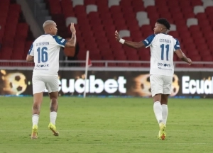 La dupla de Liga Deyverson-Estrada activa el modo Saiyajin y elevan su Ki con un festejo al estilo Dragon Ball Z