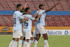 ¡Bombazo de su FUERZA AÉREA pone a Universidad Católica como escolta de BSC en la Serie A!
