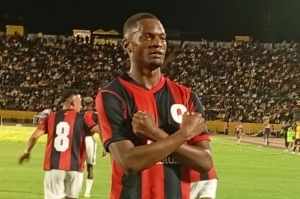 HERMANDAD ENTRE CHULLAS Y MILITARES: Frikson Borja reforzará el ataque de El Nacional