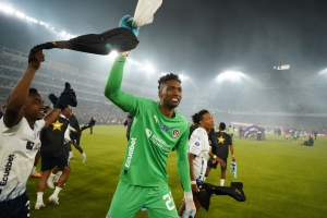 Buena evolución, sin fiebre y bajo monitoreo permanente (FOTO)