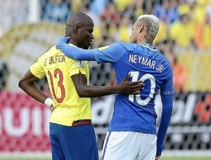Neymar y Enner Valencia