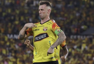 ¡Damián Díaz se emociona por volver a Ecuador con una camiseta diferente a la de Barcelona!