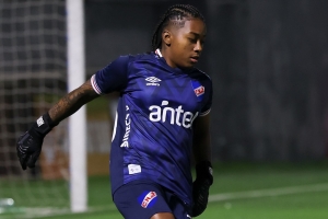 Andrea Morán se convirtió en la arquera histórica del fútbol uruguayo