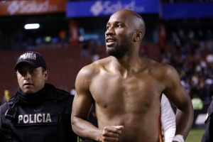Ponciano se rindió a los pies de Drogba (VIDEO)
