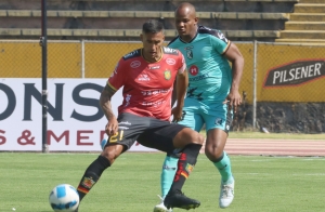 Cumbayá FC y Deportivo Cuenca repartieron la torta en el Atahualpa