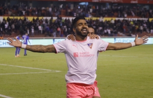 ¡Carnaval por los 101 años con show de Aguirre y Martínez! (VIDEO)