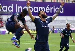 Poder Camarata en LigaPro: La Universidad Católica pegó en el Bellavista y sueña con el liderato