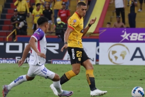 ¡Marcó el ex Símbolo de la AKD pero lo dieron vuelta los de Bustos! (VIDEO)