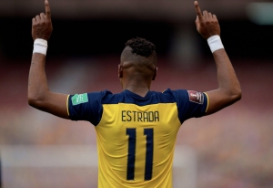 Descartado Cavani…. ¡Riquelme llamó en persona al Goleador de la Tri!